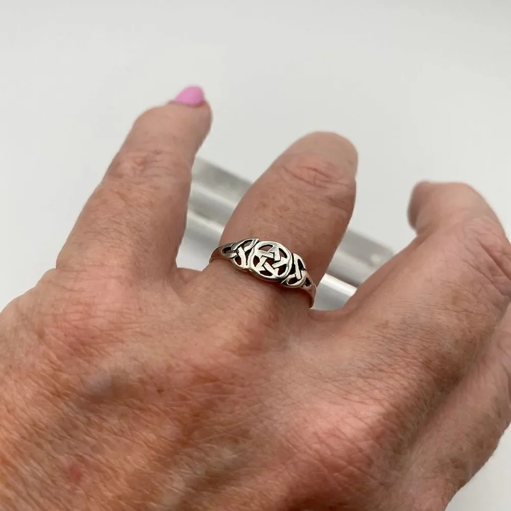 Sterling Silver Pentagram With Celtic Triquetras Ring Sizes 7,8,9